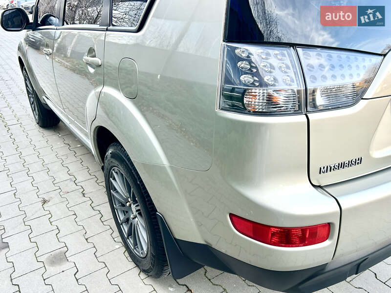 Внедорожник / Кроссовер Mitsubishi Outlander XL 2008 в Белой Церкви