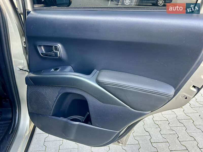 Внедорожник / Кроссовер Mitsubishi Outlander XL 2008 в Белой Церкви