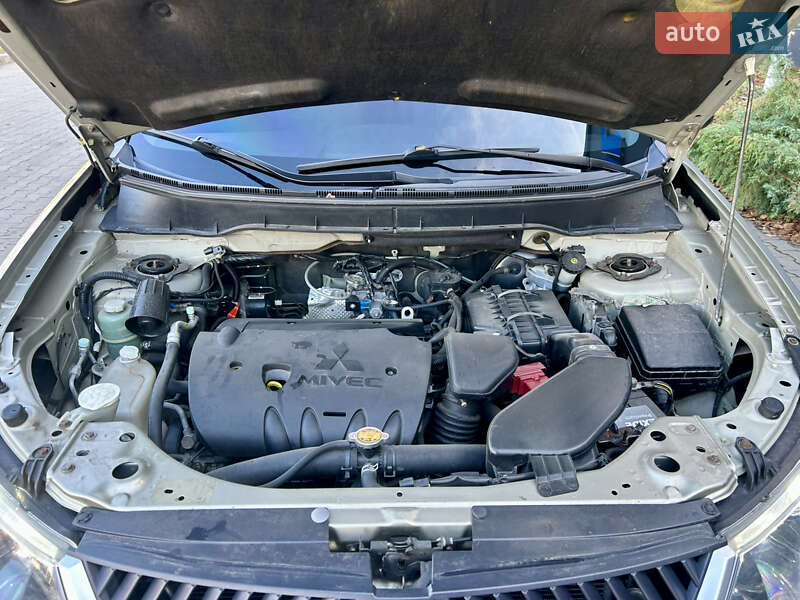 Внедорожник / Кроссовер Mitsubishi Outlander XL 2008 в Белой Церкви