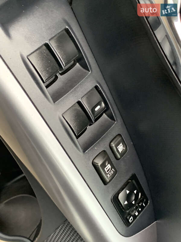 Позашляховик / Кросовер Mitsubishi Outlander XL 2009 в Бердичеві фото 41 Позашляховик / Кросовер Mitsubishi Outlander XL 2009 в Бердичеві