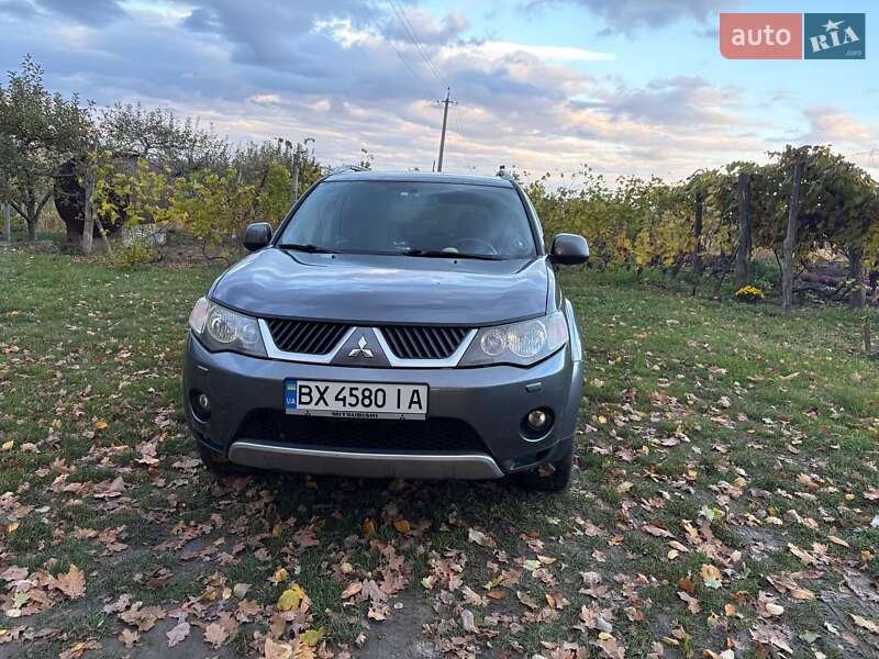 Позашляховик / Кросовер Mitsubishi Outlander XL 2008 в Мурованих Курилівцях фото 11 Позашляховик / Кросовер Mitsubishi Outlander XL 2008 в Мурованих Курилівцях