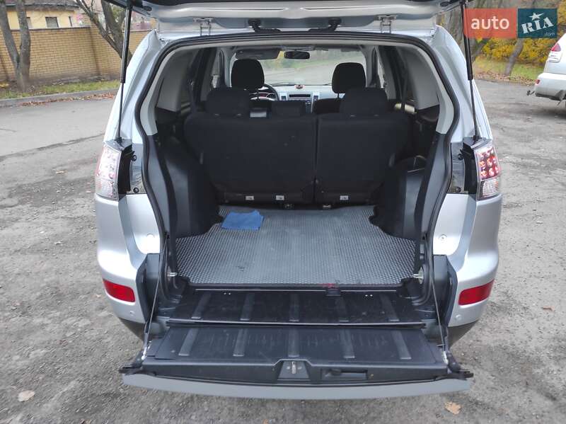 Внедорожник / Кроссовер Mitsubishi Outlander XL 2007 в Хмельницком