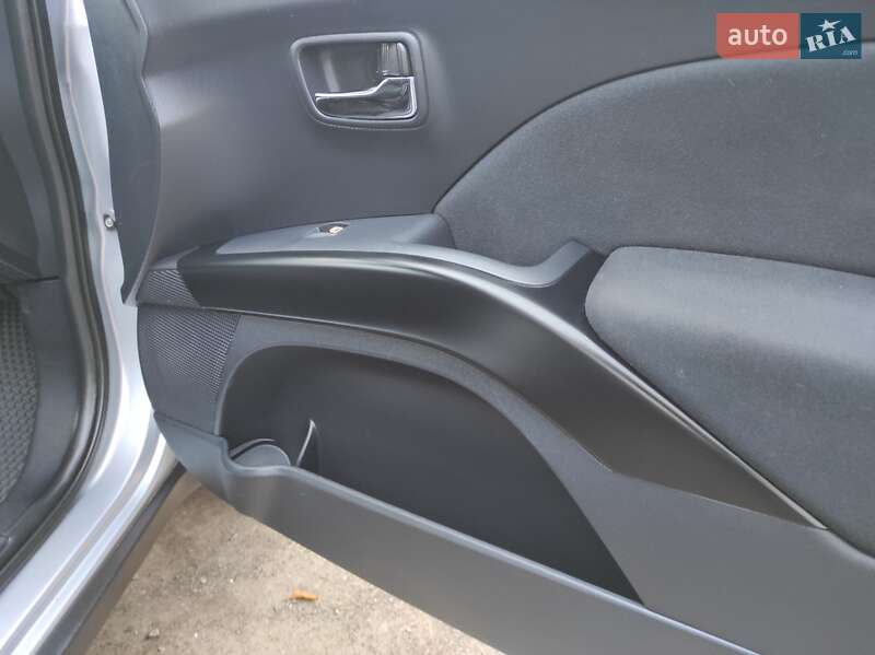 Внедорожник / Кроссовер Mitsubishi Outlander XL 2007 в Хмельницком