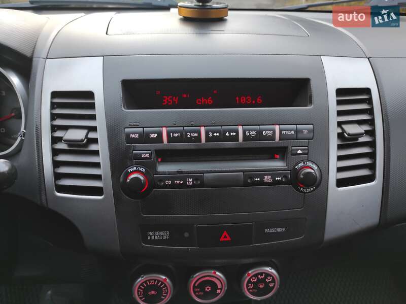 Внедорожник / Кроссовер Mitsubishi Outlander XL 2007 в Хмельницком