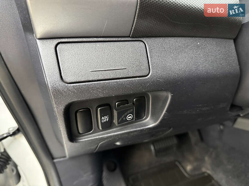 Внедорожник / Кроссовер Mitsubishi Outlander XL 2008 в Харькове