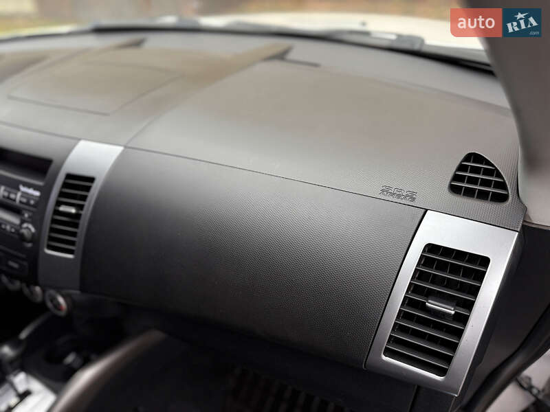 Внедорожник / Кроссовер Mitsubishi Outlander XL 2008 в Харькове