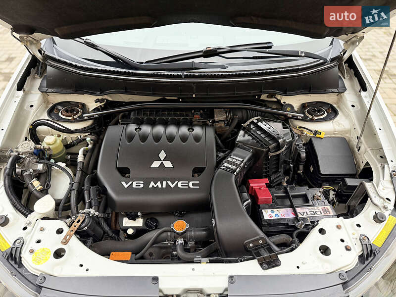 Внедорожник / Кроссовер Mitsubishi Outlander XL 2008 в Харькове