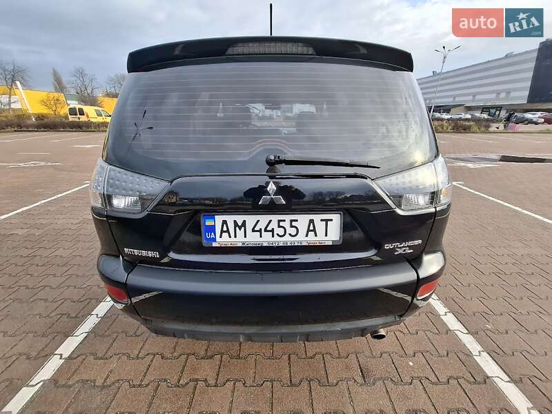 Внедорожник / Кроссовер Mitsubishi Outlander XL 2008 в Житомире