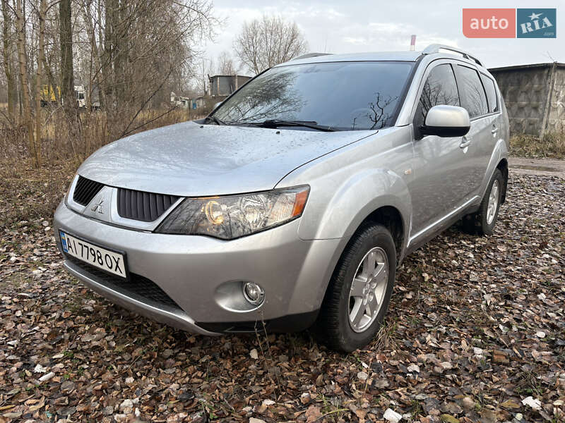 Внедорожник / Кроссовер Mitsubishi Outlander XL 2008 в Киеве