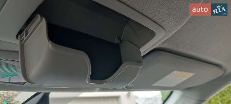 Внедорожник / Кроссовер Mitsubishi Outlander XL 2011 в Луцке