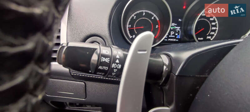 Внедорожник / Кроссовер Mitsubishi Outlander XL 2011 в Луцке