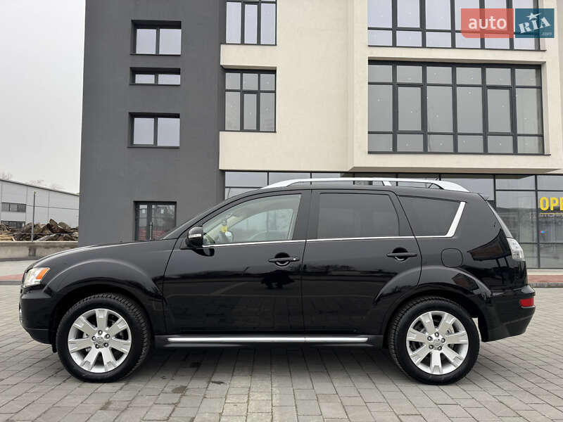Позашляховик / Кросовер Mitsubishi Outlander XL 2011 в Івано-Франківську