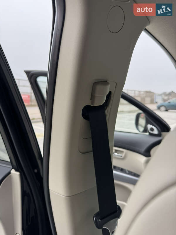 Позашляховик / Кросовер Mitsubishi Outlander XL 2011 в Івано-Франківську