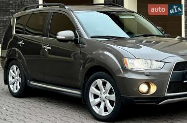 Внедорожник / Кроссовер Mitsubishi Outlander XL 2011 в Киеве