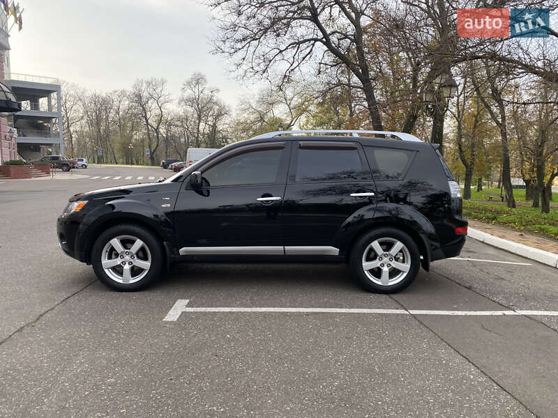 Позашляховик / Кросовер Mitsubishi Outlander XL 2008 в Одесі