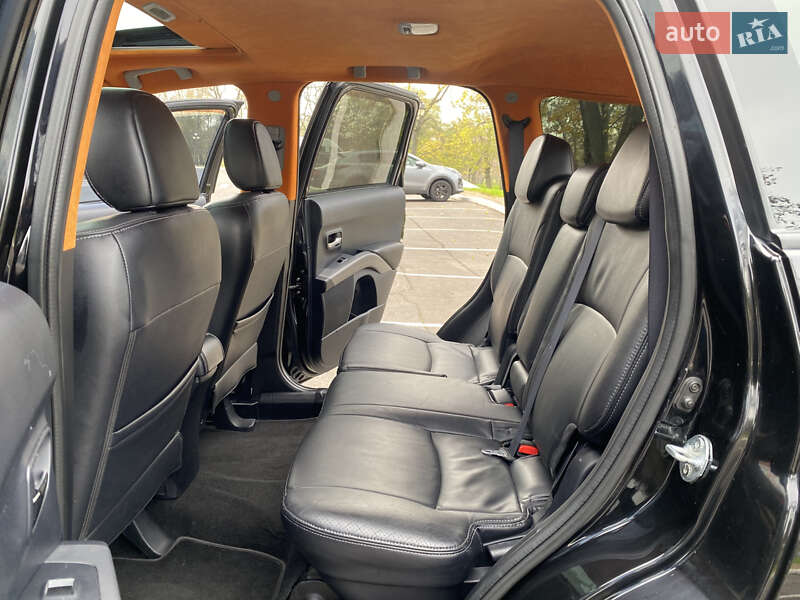 Позашляховик / Кросовер Mitsubishi Outlander XL 2008 в Одесі