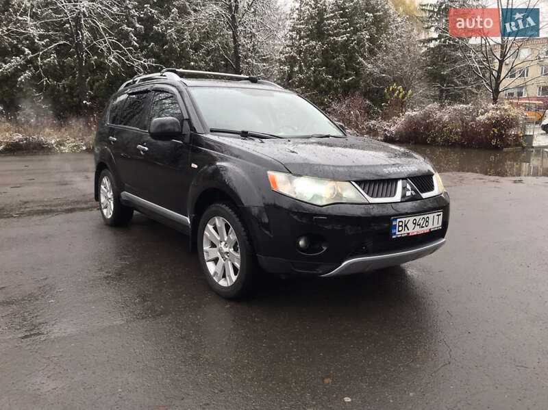 Позашляховик / Кросовер Mitsubishi Outlander XL 2008 в Луцьку