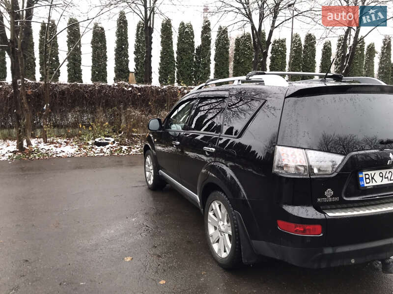 Позашляховик / Кросовер Mitsubishi Outlander XL 2008 в Луцьку