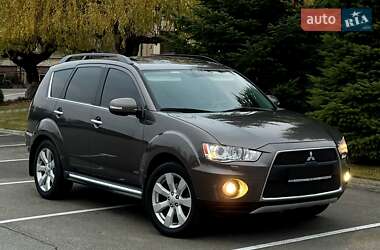 Внедорожник / Кроссовер Mitsubishi Outlander XL 2011 в Киеве