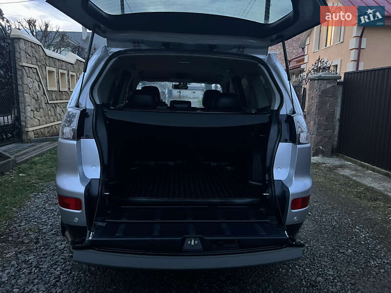 Внедорожник / Кроссовер Mitsubishi Outlander XL 2007 в Черновцах
