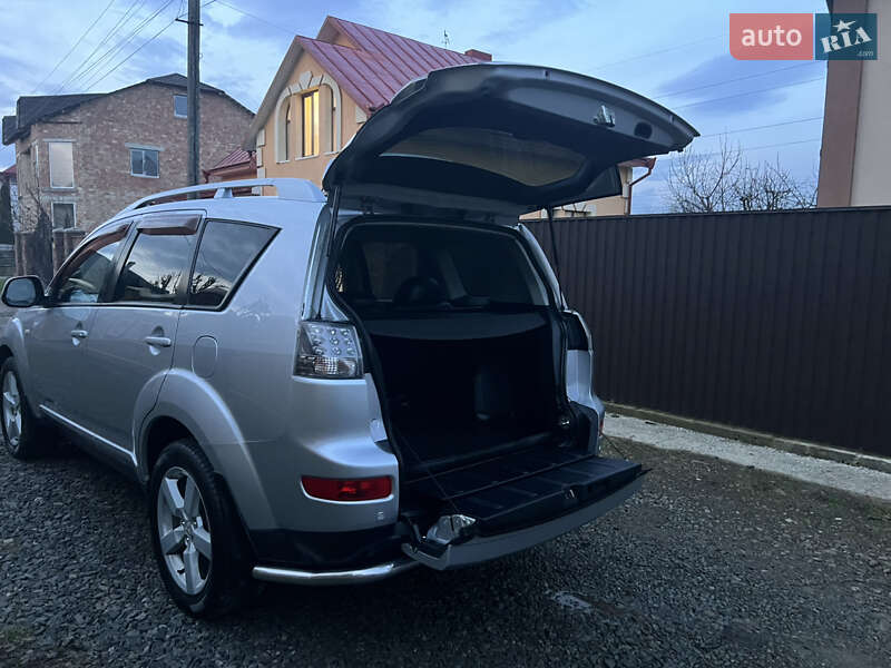 Внедорожник / Кроссовер Mitsubishi Outlander XL 2007 в Черновцах