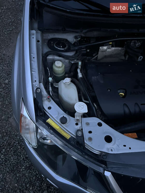 Внедорожник / Кроссовер Mitsubishi Outlander XL 2007 в Черновцах