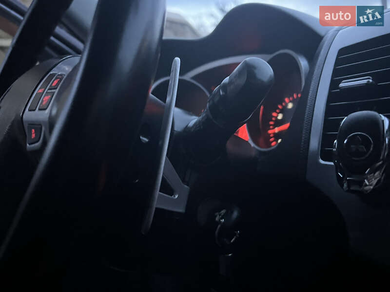 Внедорожник / Кроссовер Mitsubishi Outlander XL 2007 в Черновцах