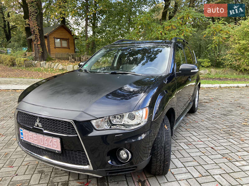 Mitsubishi Outlander XL 2011