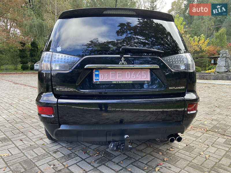 Позашляховик / Кросовер Mitsubishi Outlander XL 2011 в Дрогобичі
