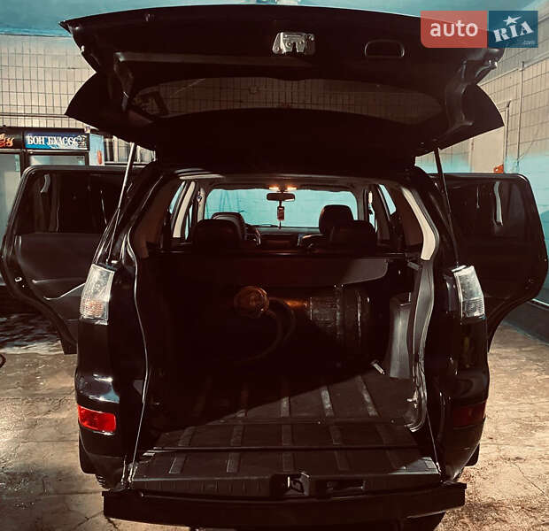 Внедорожник / Кроссовер Mitsubishi Outlander XL 2007 в Черкассах