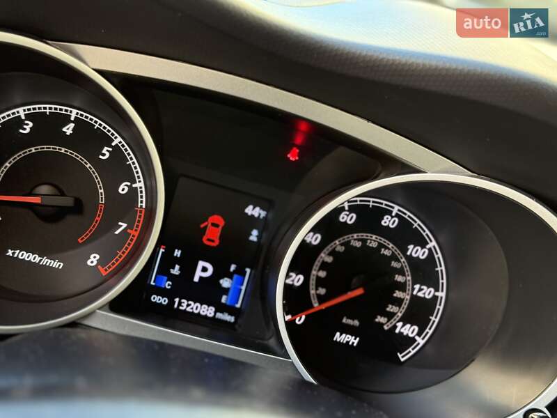 Позашляховик / Кросовер Mitsubishi Outlander XL 2011 в Черкасах