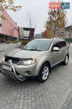 Внедорожник / Кроссовер Mitsubishi Outlander XL 2008 в Киеве