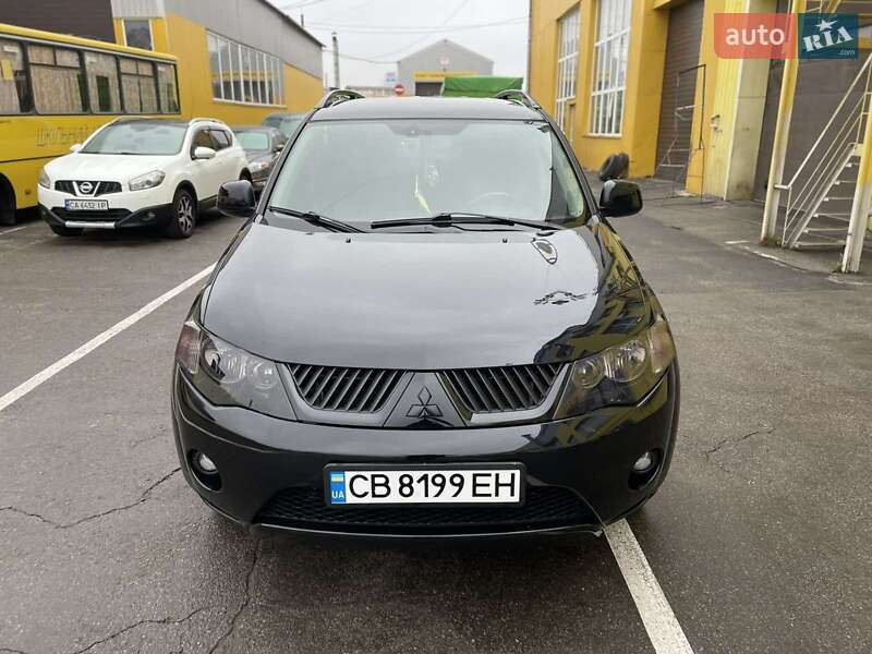 Внедорожник / Кроссовер Mitsubishi Outlander XL 2008 в Чернигове