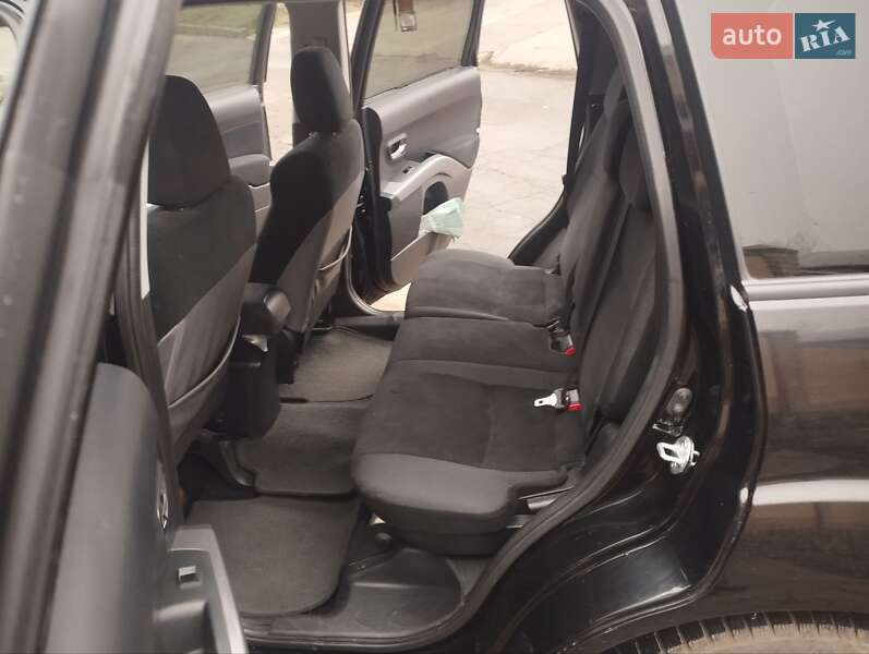 Позашляховик / Кросовер Mitsubishi Outlander XL 2008 в Дніпрі