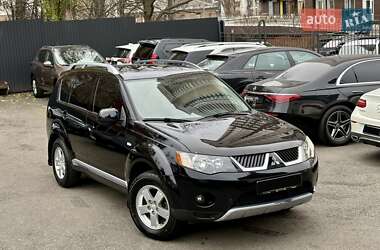 Позашляховик / Кросовер Mitsubishi Outlander XL 2008 в Києві