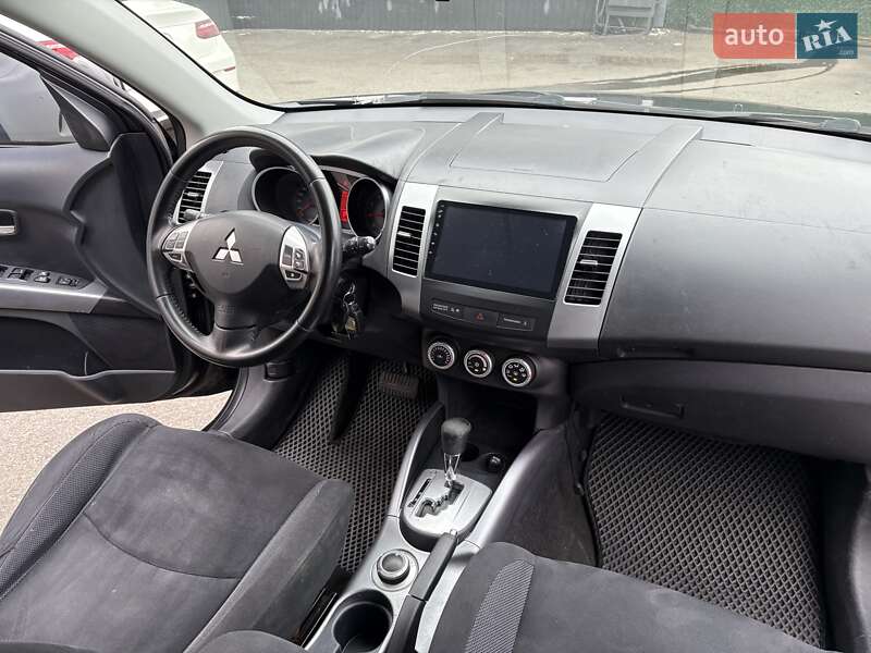 Внедорожник / Кроссовер Mitsubishi Outlander XL 2008 в Киеве фото 4 Внедорожник / Кроссовер Mitsubishi Outlander XL 2008 в Киеве