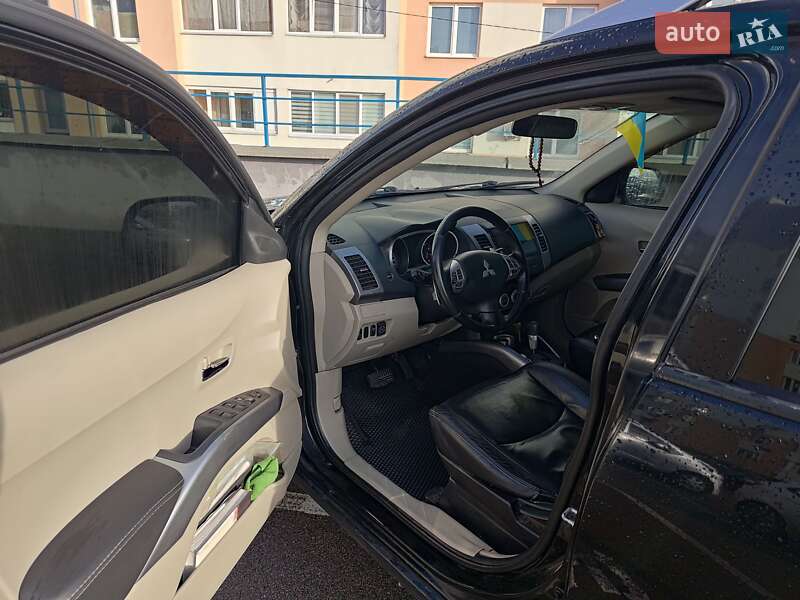 Внедорожник / Кроссовер Mitsubishi Outlander XL 2008 в Киеве