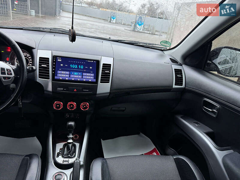 Внедорожник / Кроссовер Mitsubishi Outlander XL 2011 в Запорожье