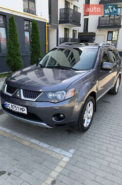 Позашляховик / Кросовер Mitsubishi Outlander XL 2008 в Львові
