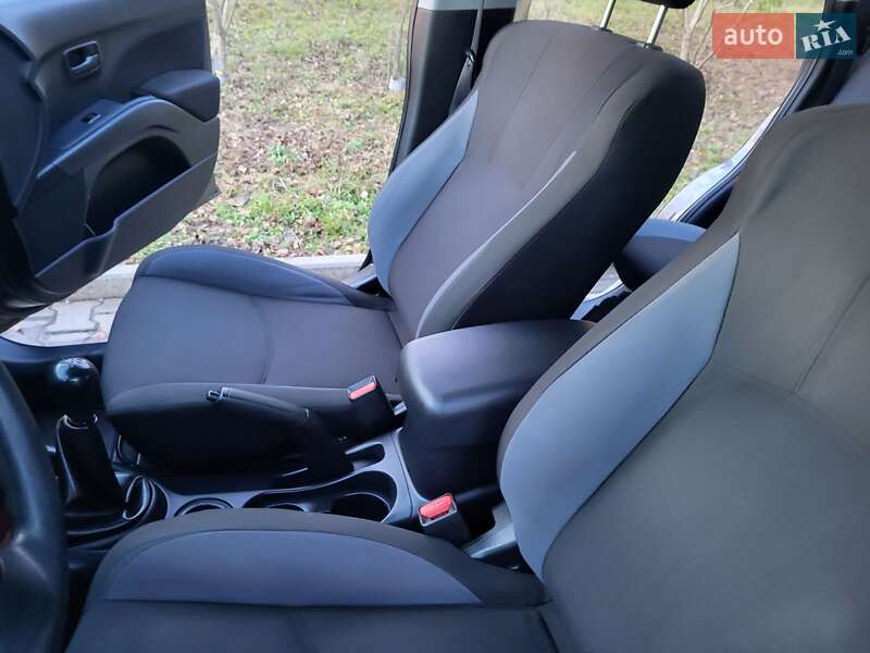 Внедорожник / Кроссовер Mitsubishi Outlander XL 2010 в Хмельницком