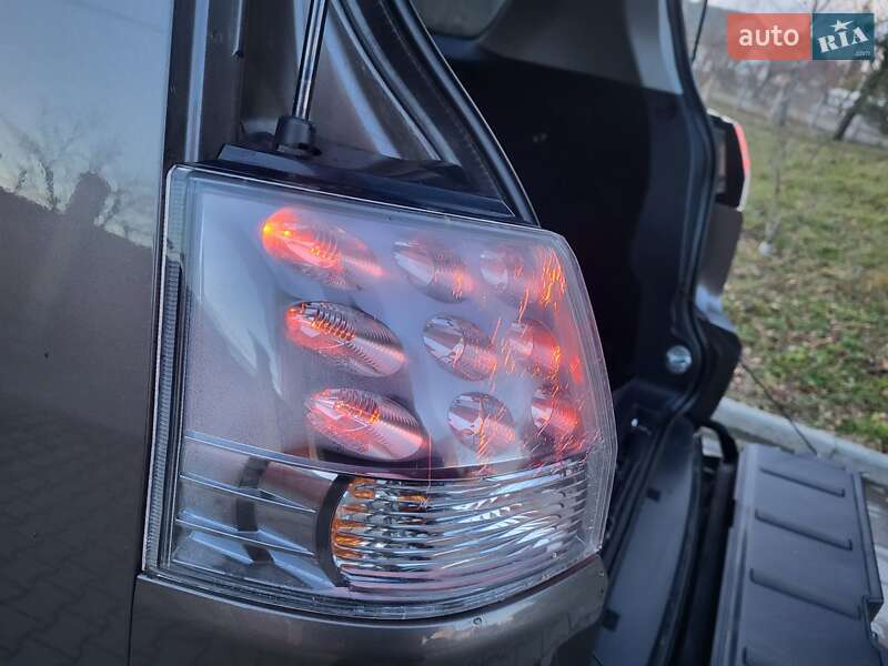 Внедорожник / Кроссовер Mitsubishi Outlander XL 2010 в Хмельницком