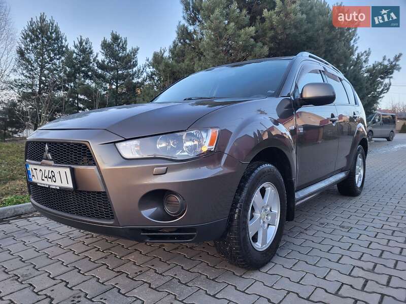 Внедорожник / Кроссовер Mitsubishi Outlander XL 2010 в Хмельницком