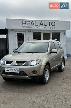 Внедорожник / Кроссовер Mitsubishi Outlander XL 2008 в Кропивницком