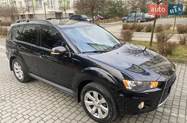 Внедорожник / Кроссовер Mitsubishi Outlander XL 2012 в Ивано-Франковске