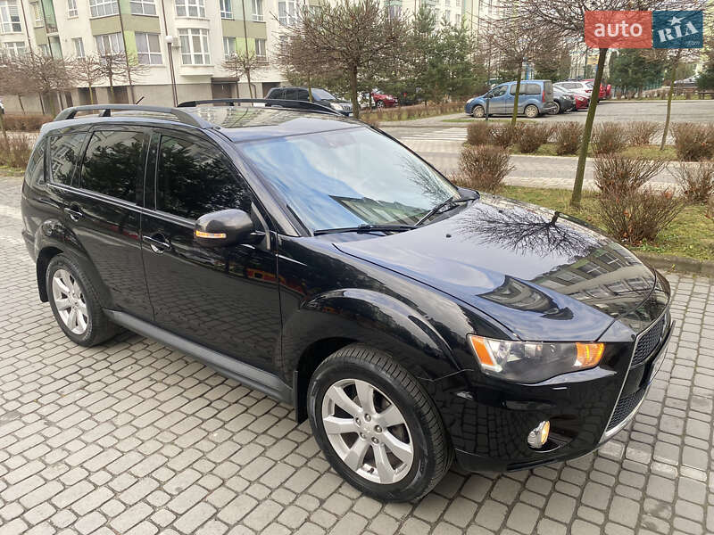 Mitsubishi Outlander XL 2012