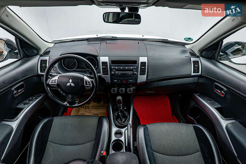 Внедорожник / Кроссовер Mitsubishi Outlander XL 2010 в Киеве фото 9 Внедорожник / Кроссовер Mitsubishi Outlander XL 2010 в Киеве