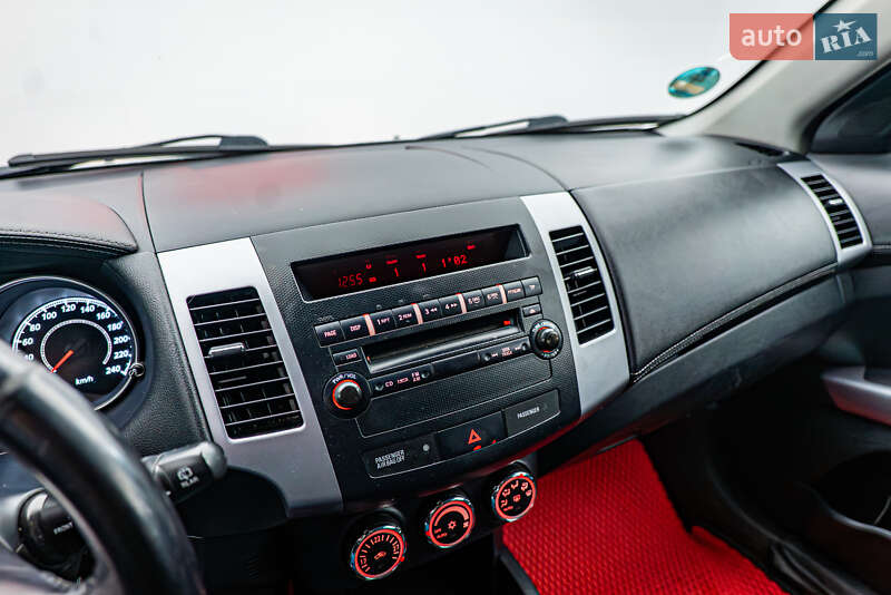 Внедорожник / Кроссовер Mitsubishi Outlander XL 2010 в Киеве фото 17 Внедорожник / Кроссовер Mitsubishi Outlander XL 2010 в Киеве