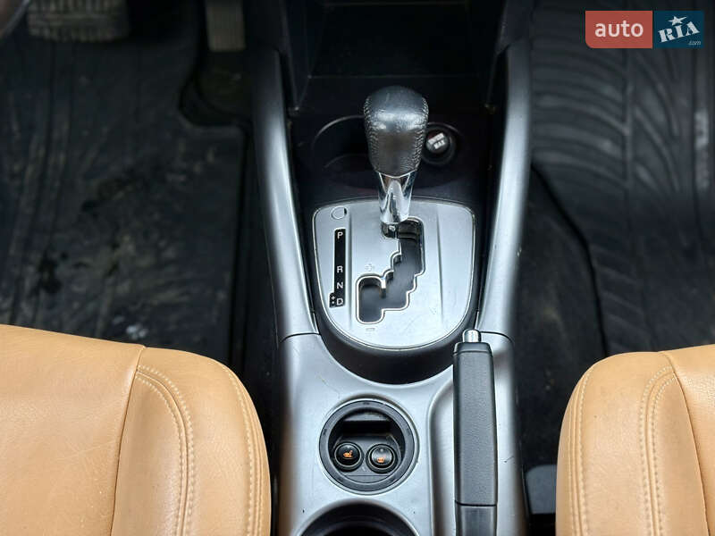 Внедорожник / Кроссовер Mitsubishi Outlander XL 2010 в Староконстантинове