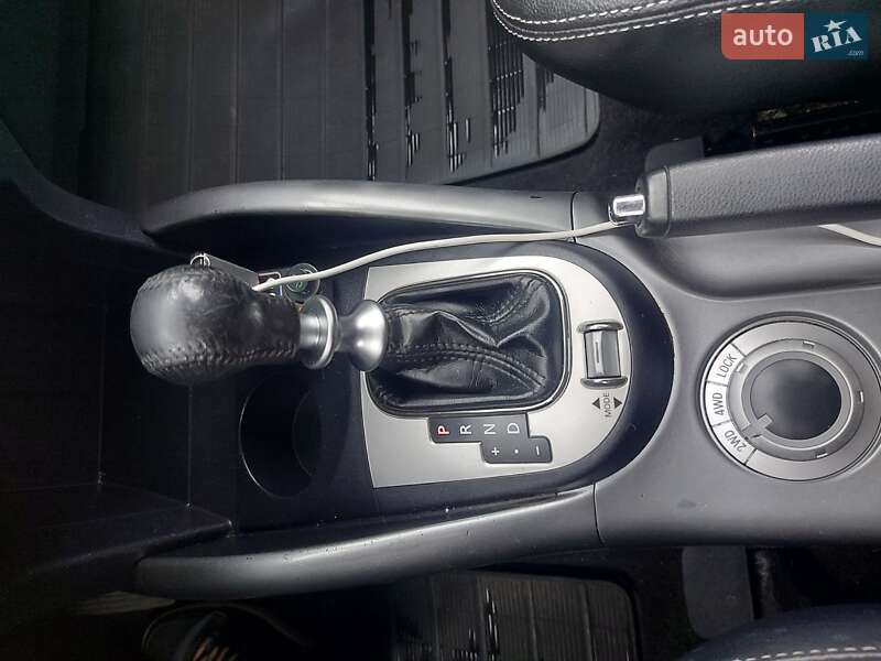 Внедорожник / Кроссовер Mitsubishi Outlander XL 2011 в Ирпене