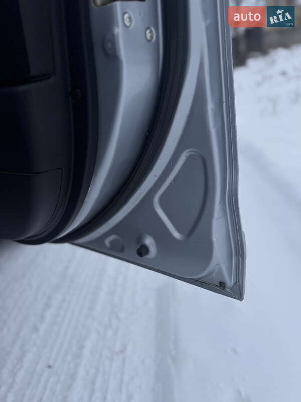 Позашляховик / Кросовер Mitsubishi Outlander XL 2008 в Броварах